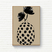 Black Spotty Vase (short)